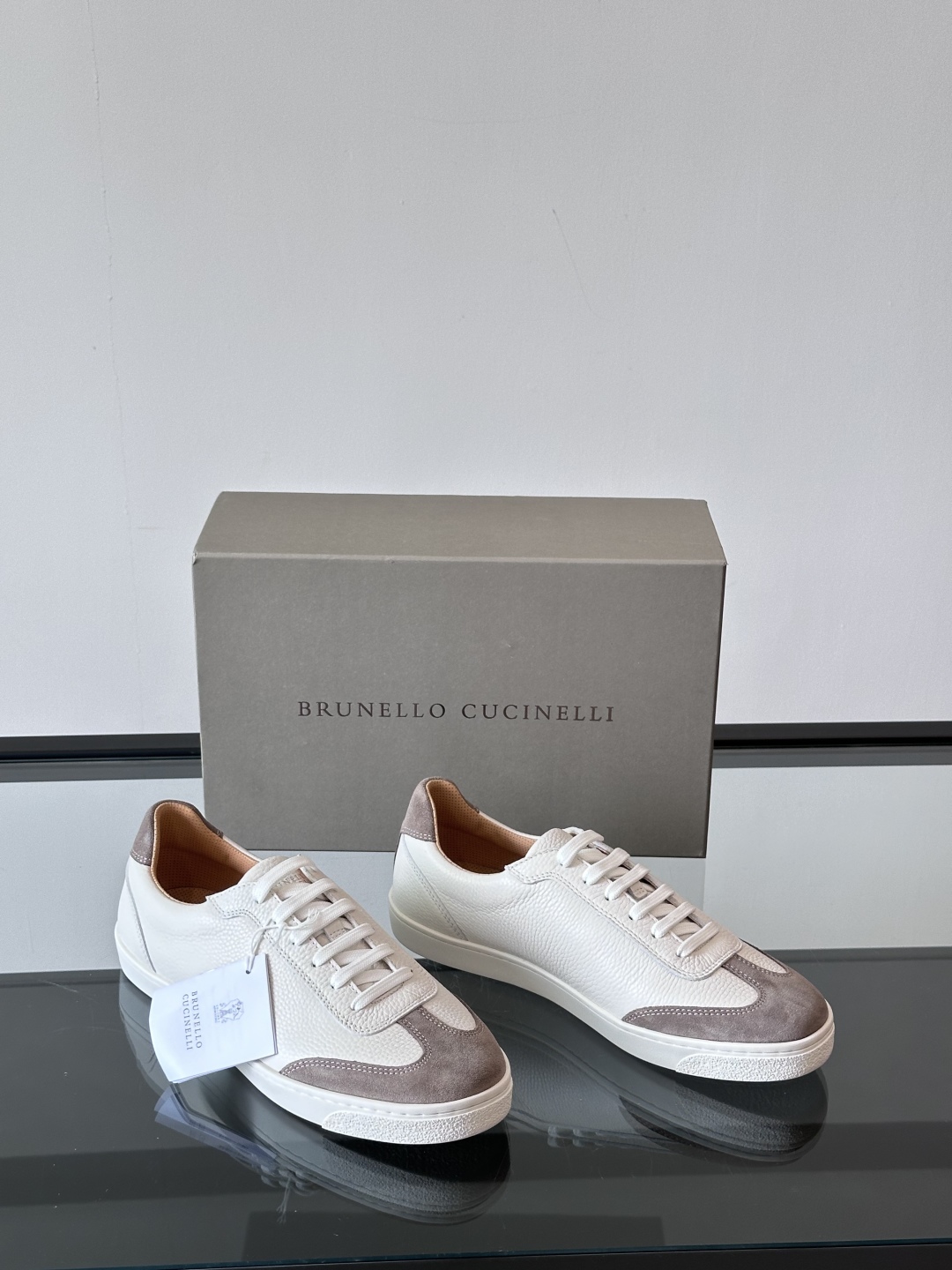 Brunello Cucinelli 春夏新款拼色运动板男鞋 此款运动鞋面料采用意大利进口高丝光水洗翻毛
