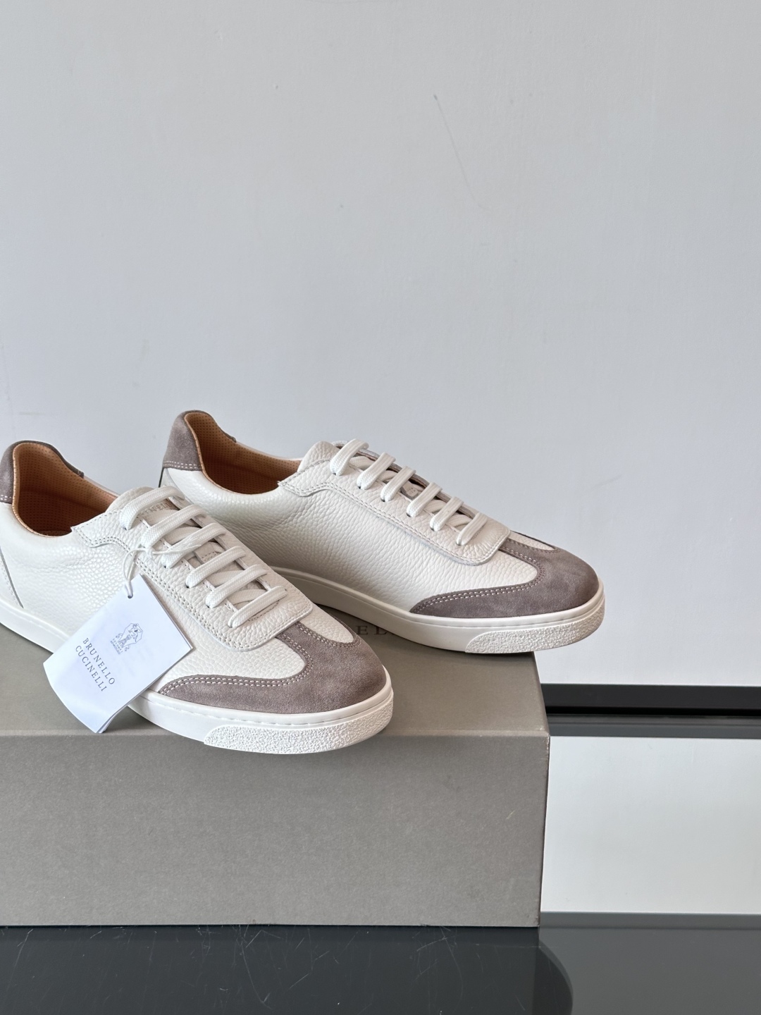 Brunello Cucinelli 春夏新款拼色运动板男鞋 此款运动鞋面料采用意大利进口高丝光水洗翻毛
