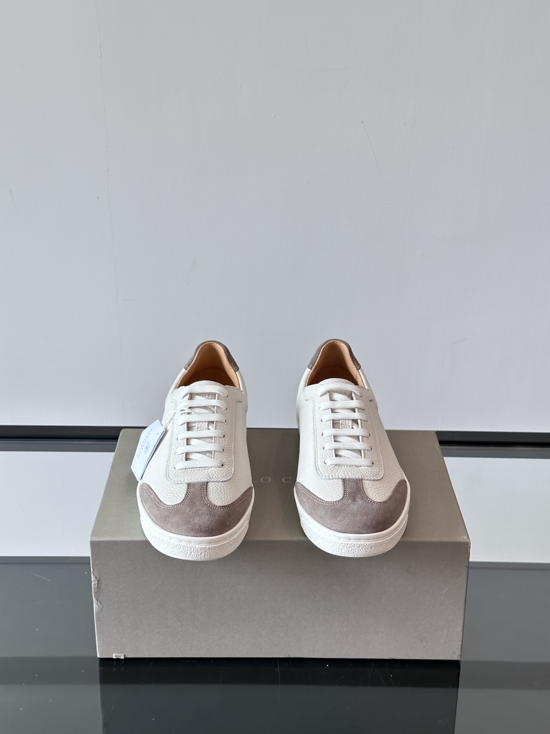 Brunello Cucinelli 春夏新款拼色运动板男鞋 此款运动鞋面料采用意大利进口高丝光水洗翻毛