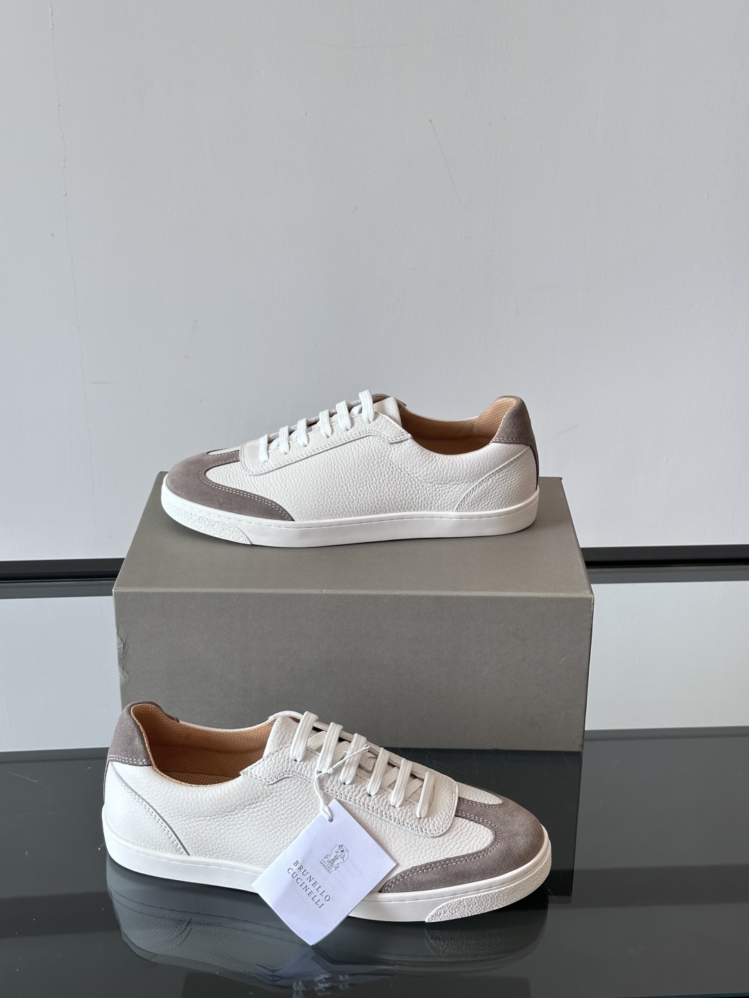 Brunello Cucinelli 春夏新款拼色运动板男鞋 此款运动鞋面料采用意大利进口高丝光水洗翻毛