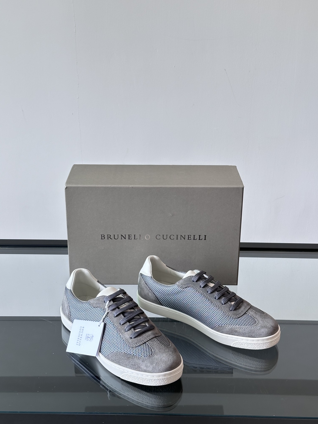 Brunello Cucinelli 老钱风意大利顶奢休闲男鞋，面料采用意大利进口牛皮拼接透气网面，立体