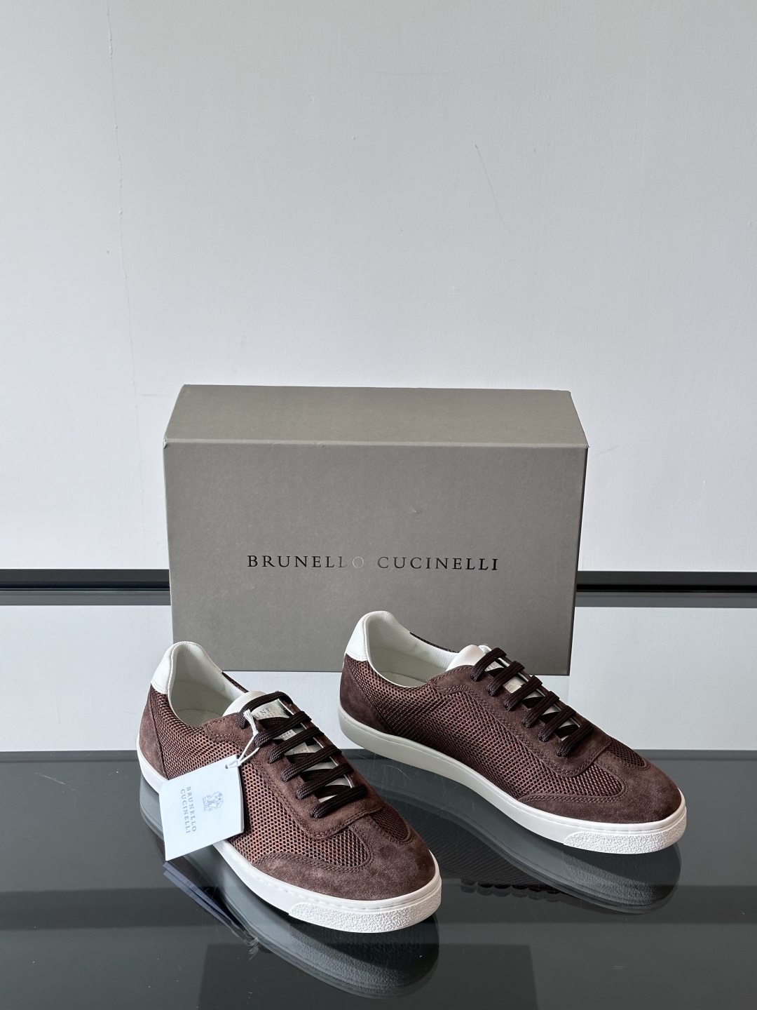 Brunello Cucinelli 老钱风意大利顶奢休闲男鞋，面料采用意大利进口牛皮拼接透气网面，立体