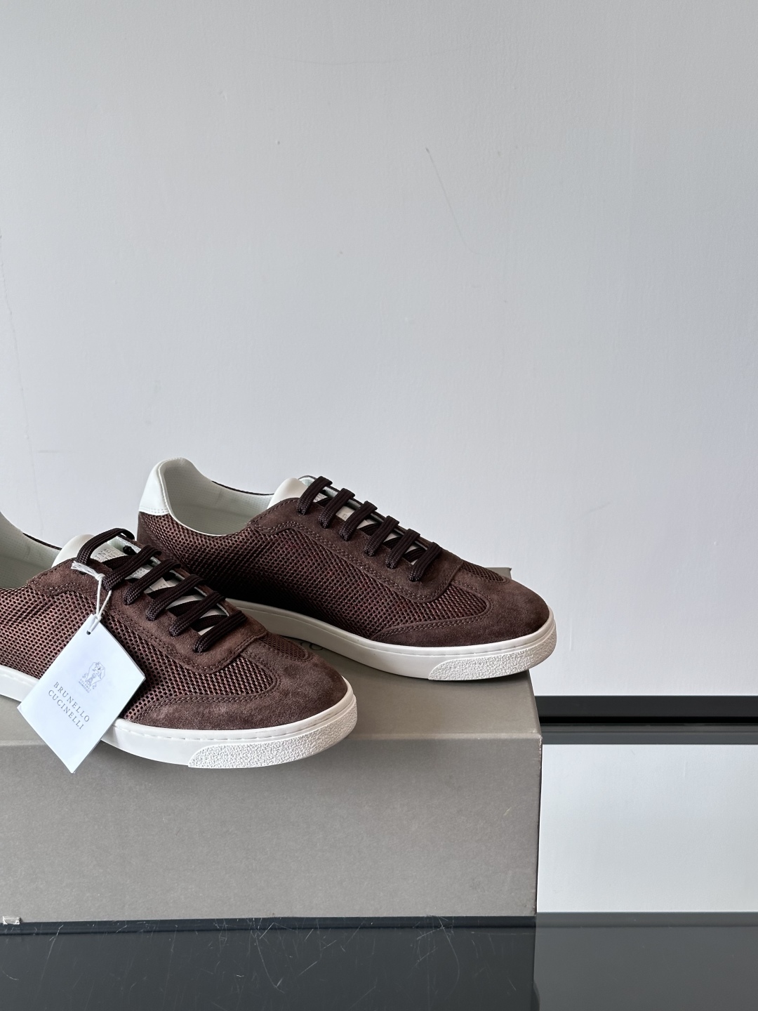 Brunello Cucinelli 老钱风意大利顶奢休闲男鞋，面料采用意大利进口牛皮拼接透气网面，立体
