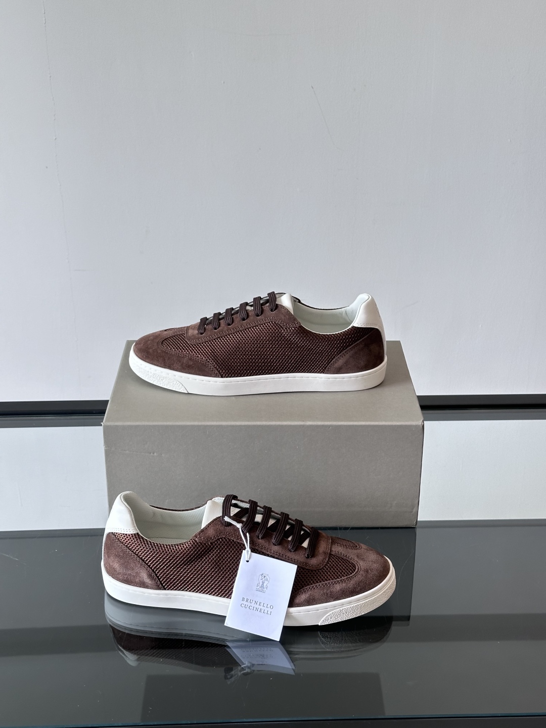 Brunello Cucinelli 老钱风意大利顶奢休闲男鞋，面料采用意大利进口牛皮拼接透气网面，立体