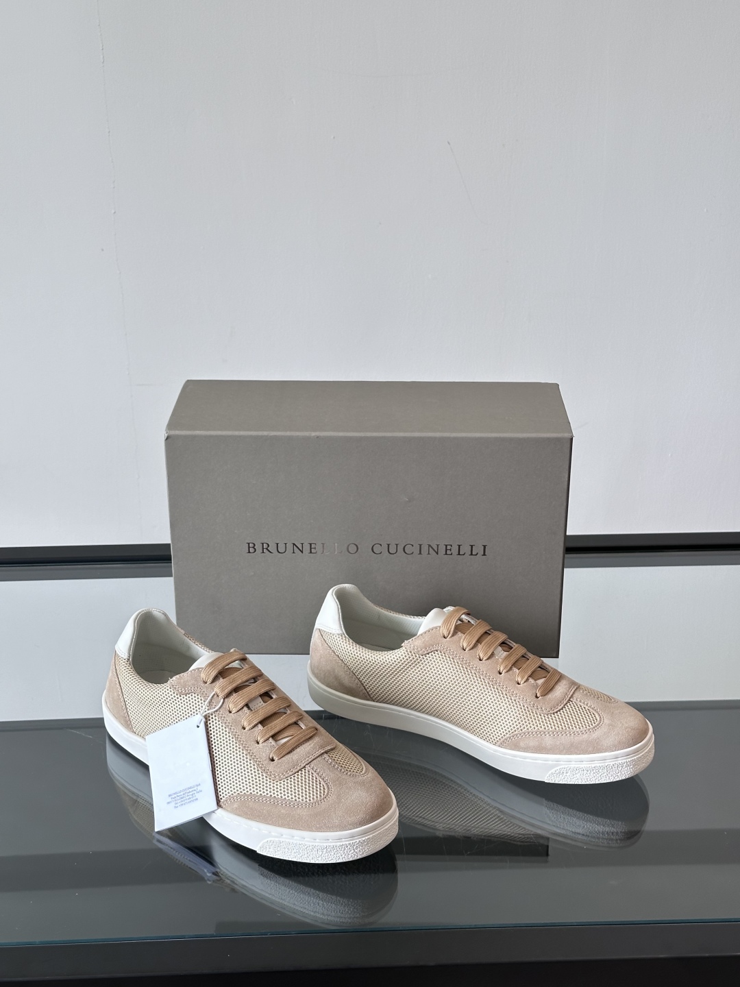Brunello Cucinelli 老钱风意大利顶奢休闲男鞋，面料采用意大利进口牛皮拼接透气网面，立体