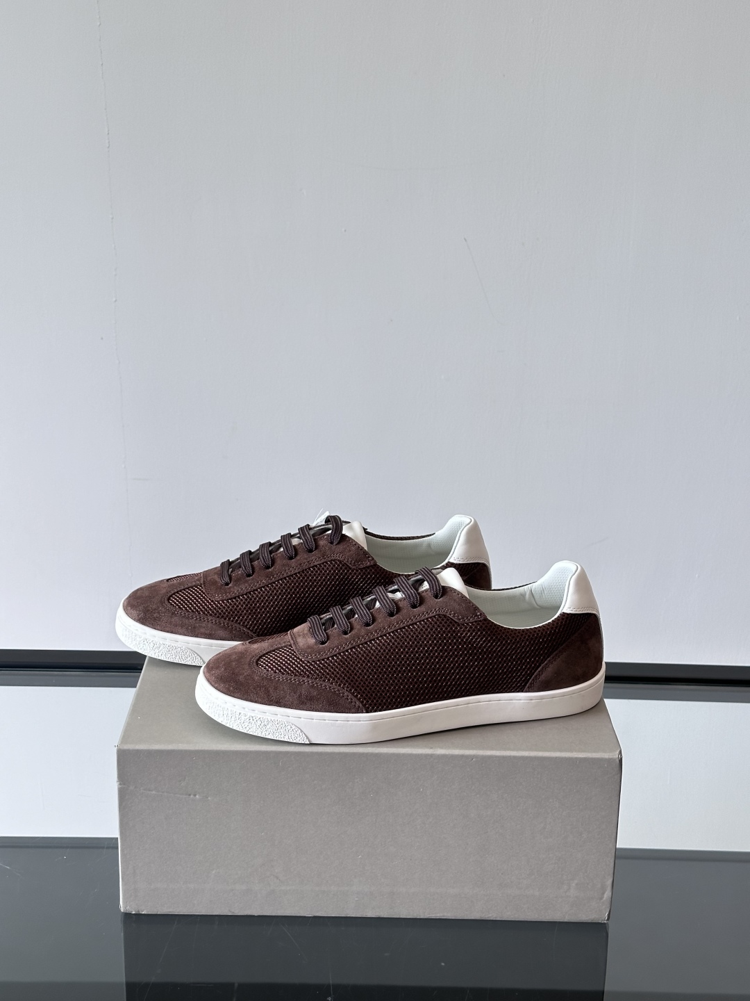 Brunello Cucinelli 老钱风意大利顶奢休闲男鞋，面料采用意大利进口牛皮拼接透气网面，立体