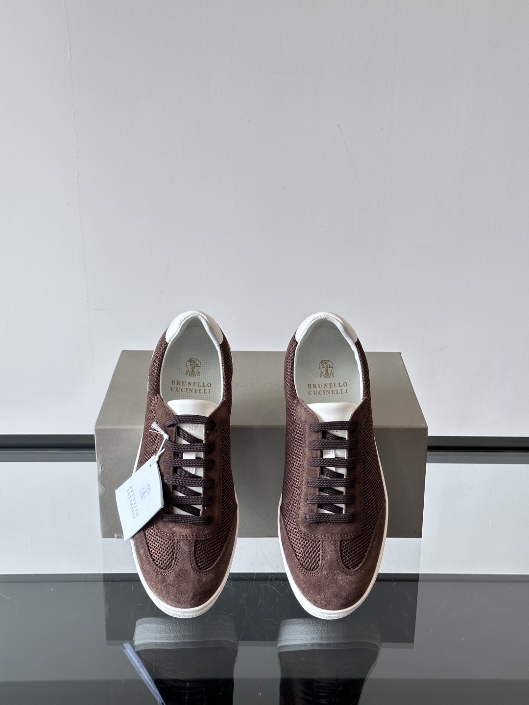 Brunello Cucinelli 老钱风意大利顶奢休闲男鞋，面料采用意大利进口牛皮拼接透气网面，立体