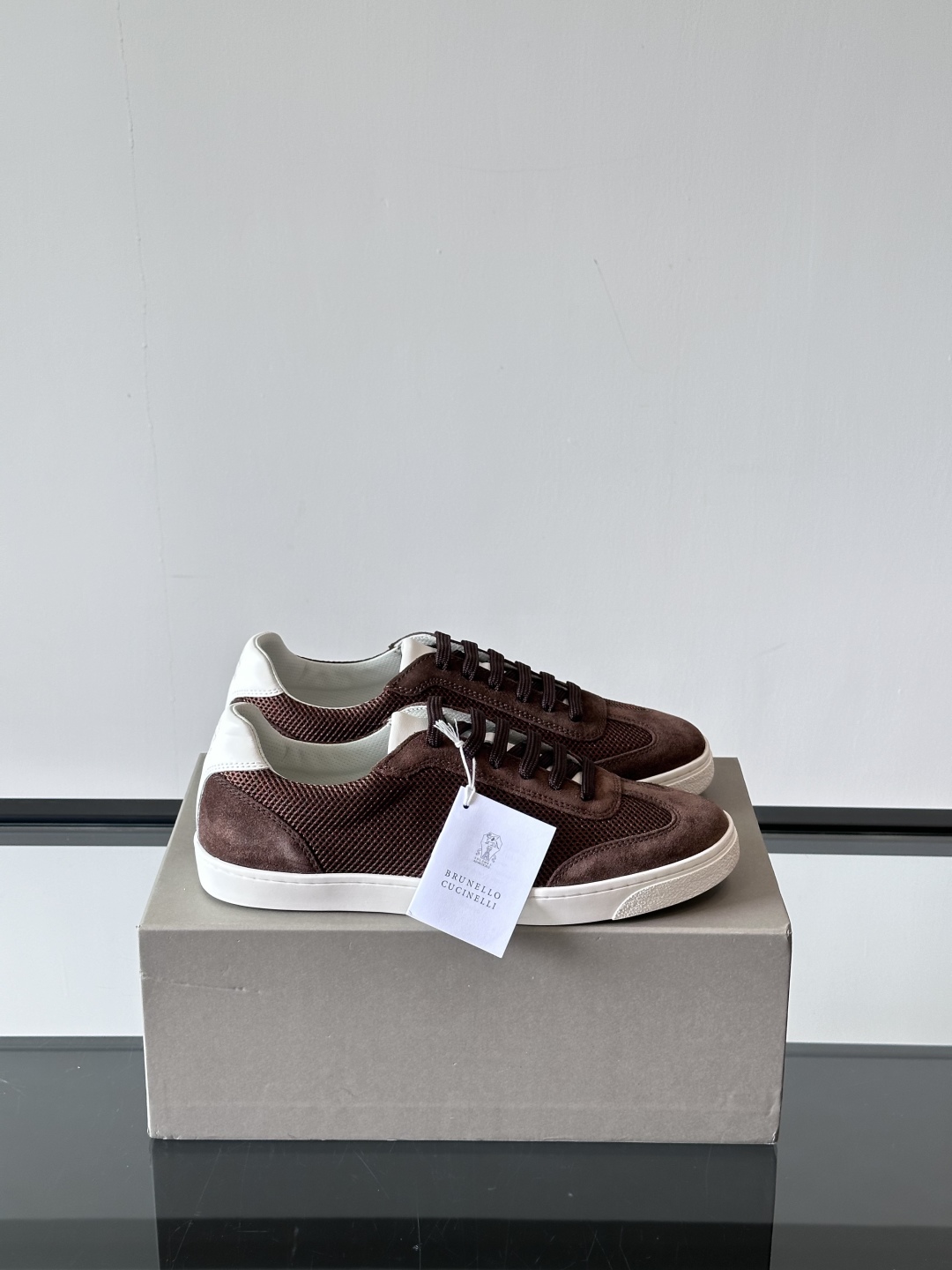 Brunello Cucinelli 老钱风意大利顶奢休闲男鞋，面料采用意大利进口牛皮拼接透气网面，立体
