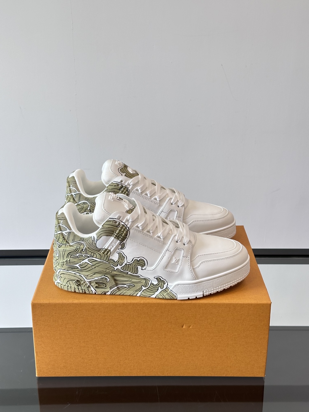 Louis Vuitton L Trainer Hand-Painted Sneakers - Wave Design 2 cmp i1747561545448 3292 0 0
