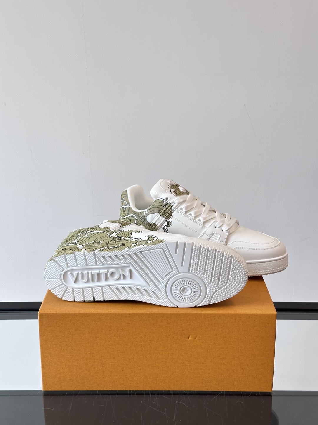 Louis Vuitton L Trainer Hand-Painted Sneakers - Wave Design 10 cmp i1747561545484 9812 0 8