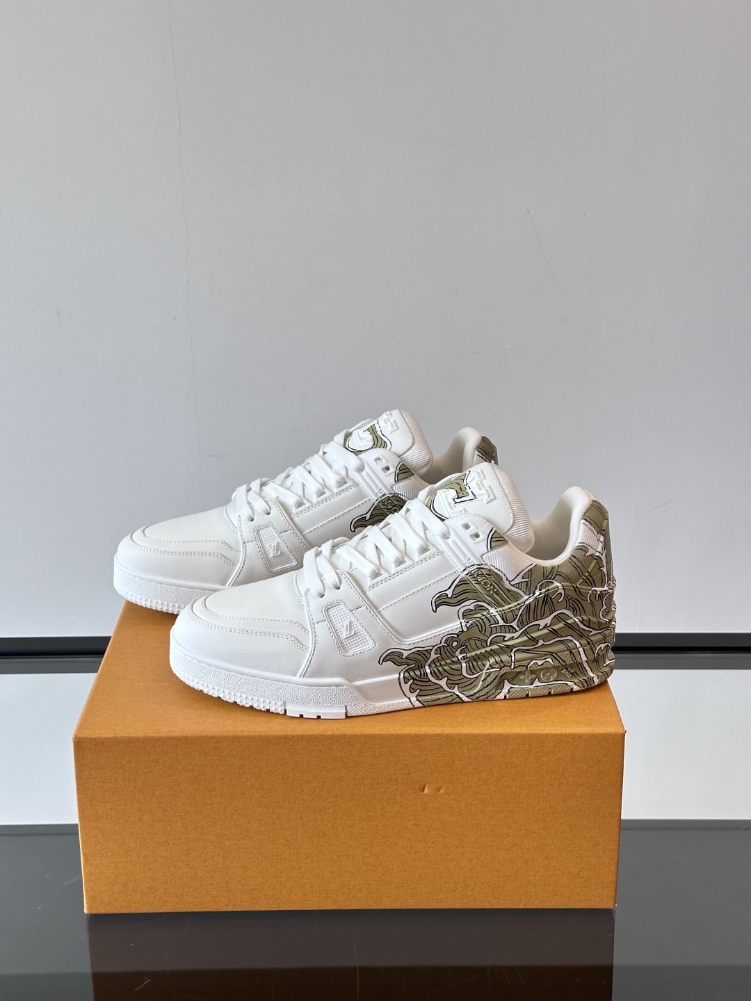 Louis Vuitton L Trainer Hand-Painted Sneakers - Wave Design 4 cmp i1747561547550 8871 0 2