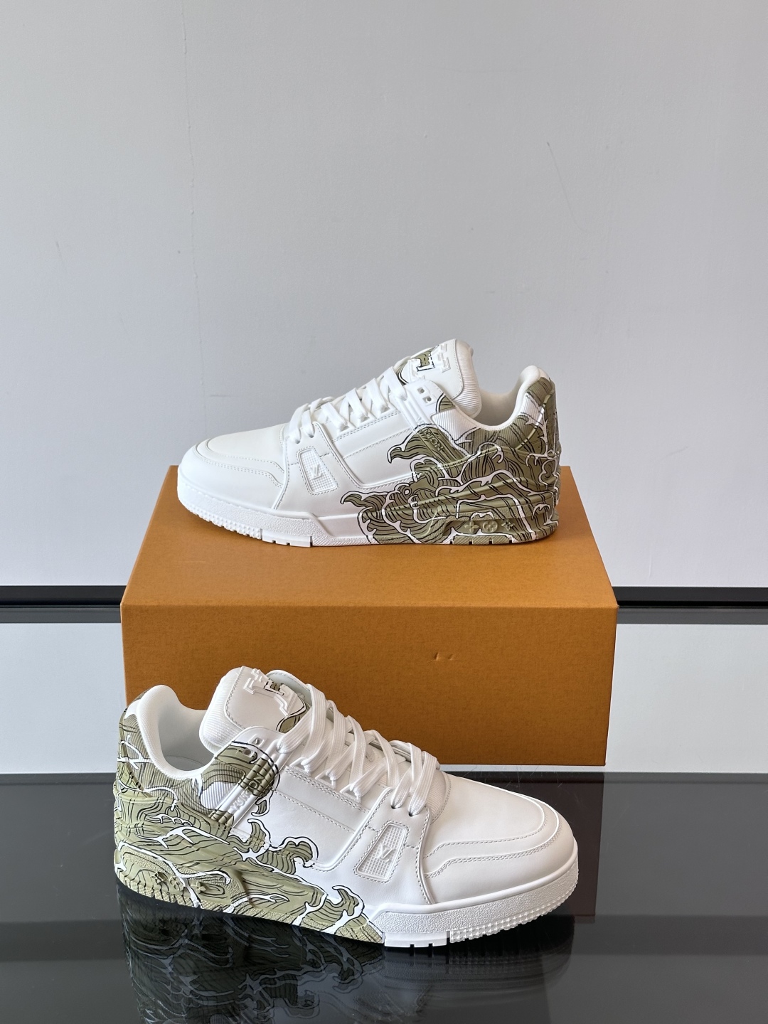 Louis Vuitton L Trainer Hand-Painted Sneakers - Wave Design 5 cmp i1747561547640 2765 0 3