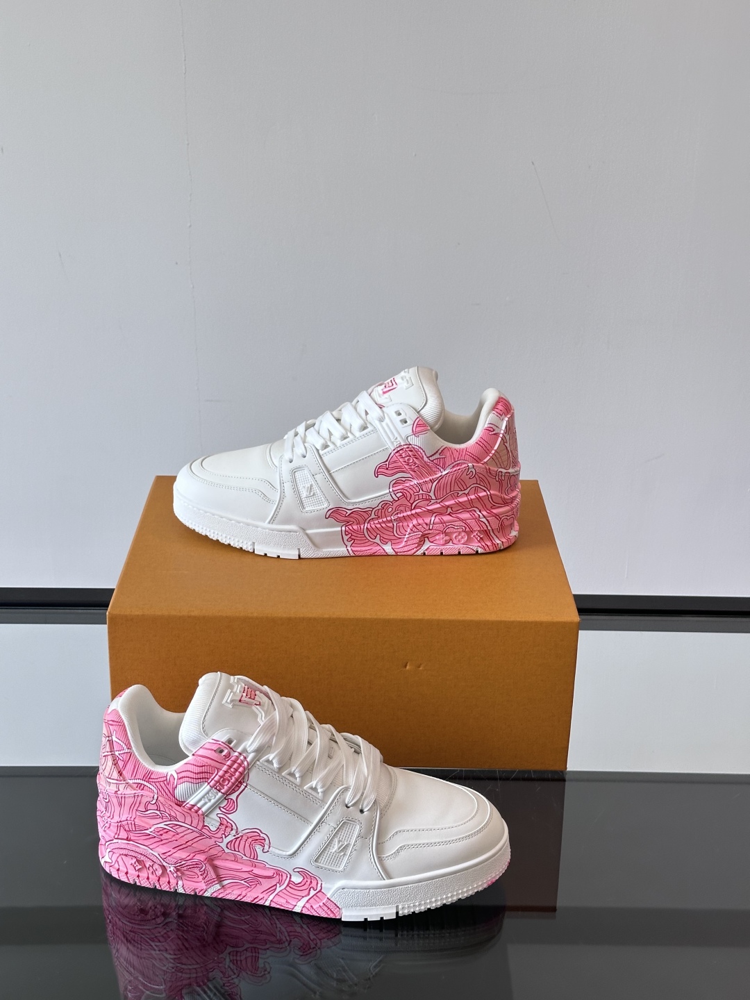 Louis Vuitton L Trainer Sneakers - Hand-Painted Wave Design, Custom Edition 5 cmp i1747561616966 439 0 3