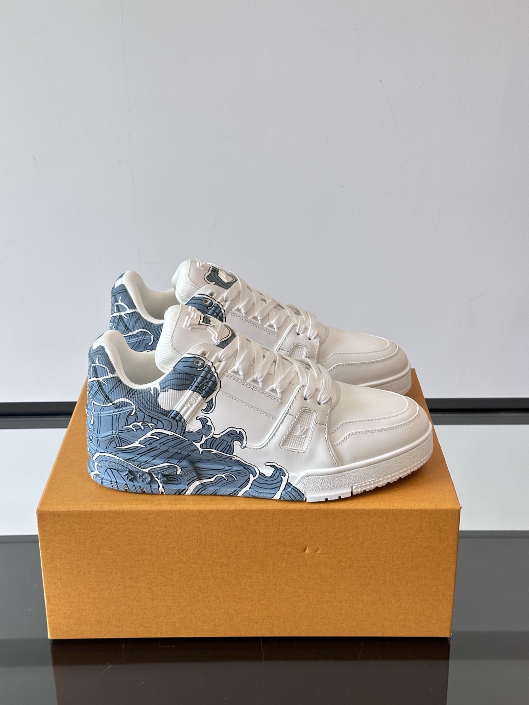 ◾️▫️L Trainer 休闲运动鞋，海浪图案，胖嘟嘟 LV 艺术合作系列 💯 订制款，专业的人做专业