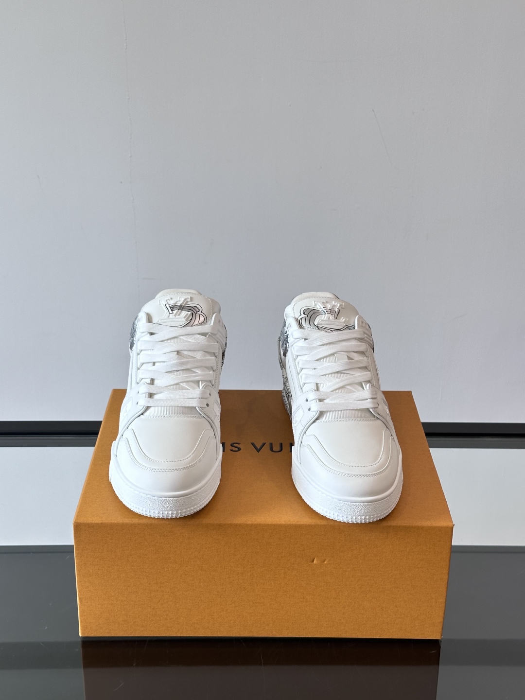 Louis Vuitton x L Trainer Hand-Painted Sneakers - Wave Design, Comfortable Fit 3 cmp i1747561671529 9515 0 1