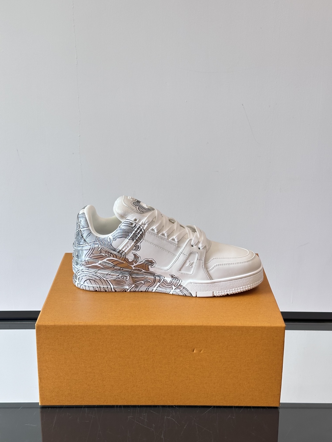 Louis Vuitton x L Trainer Hand-Painted Sneakers - Wave Design, Comfortable Fit 9 cmp i1747561675387 6711 0 7