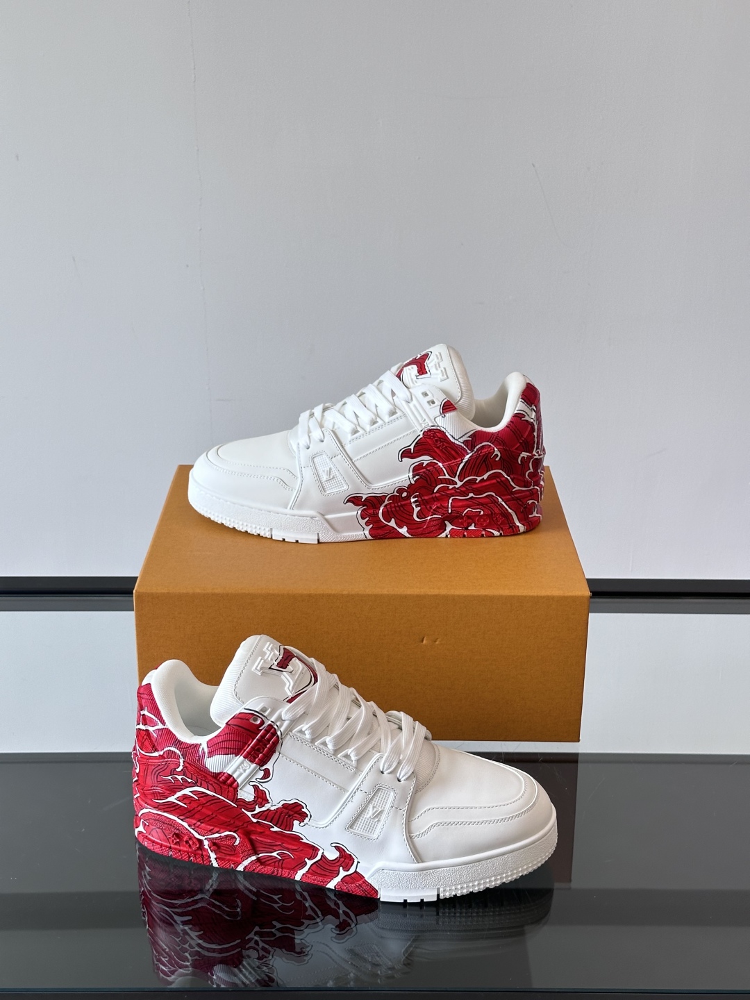 Louis Vuitton L Trainer Hand-Painted Sneakers - Unique Wave Design 5 cmp i1747561695290 7775 0 3