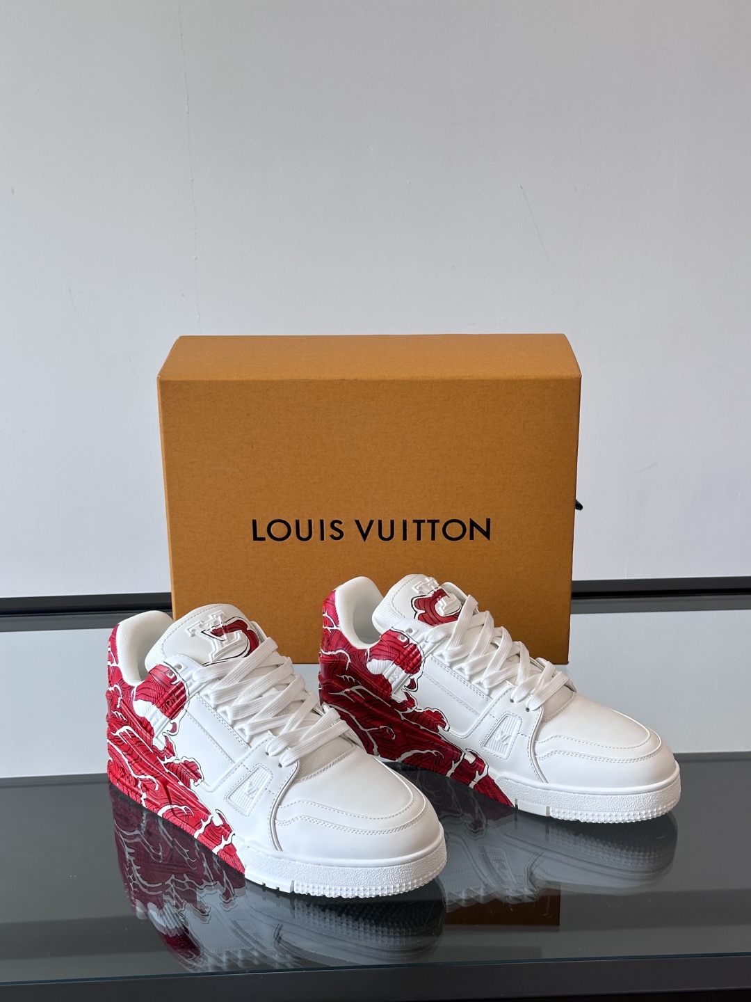 Louis Vuitton L Trainer Hand-Painted Sneakers - Unique Wave Design 6 cmp i1747561698668 7888 0 4