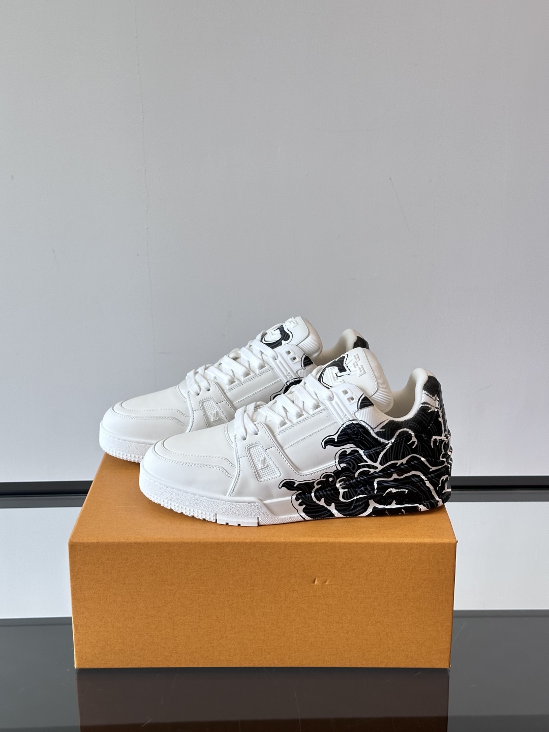 Louis Vuitton L Trainer Sneakers - Hand-Painted Wave Design (Limited Edition) 4 cmp i1747561729697 8198 0 2