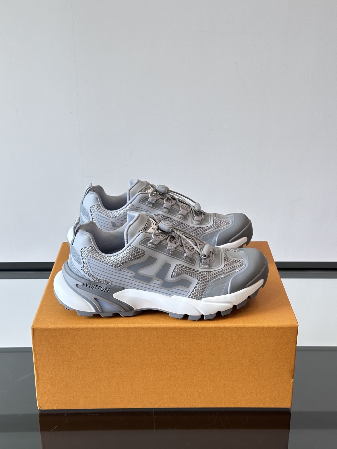 Louis Vuitton Runner Tatic SS25: Street Style Luxury Sneakers 2 cmp i1747561835553 5970 0 0