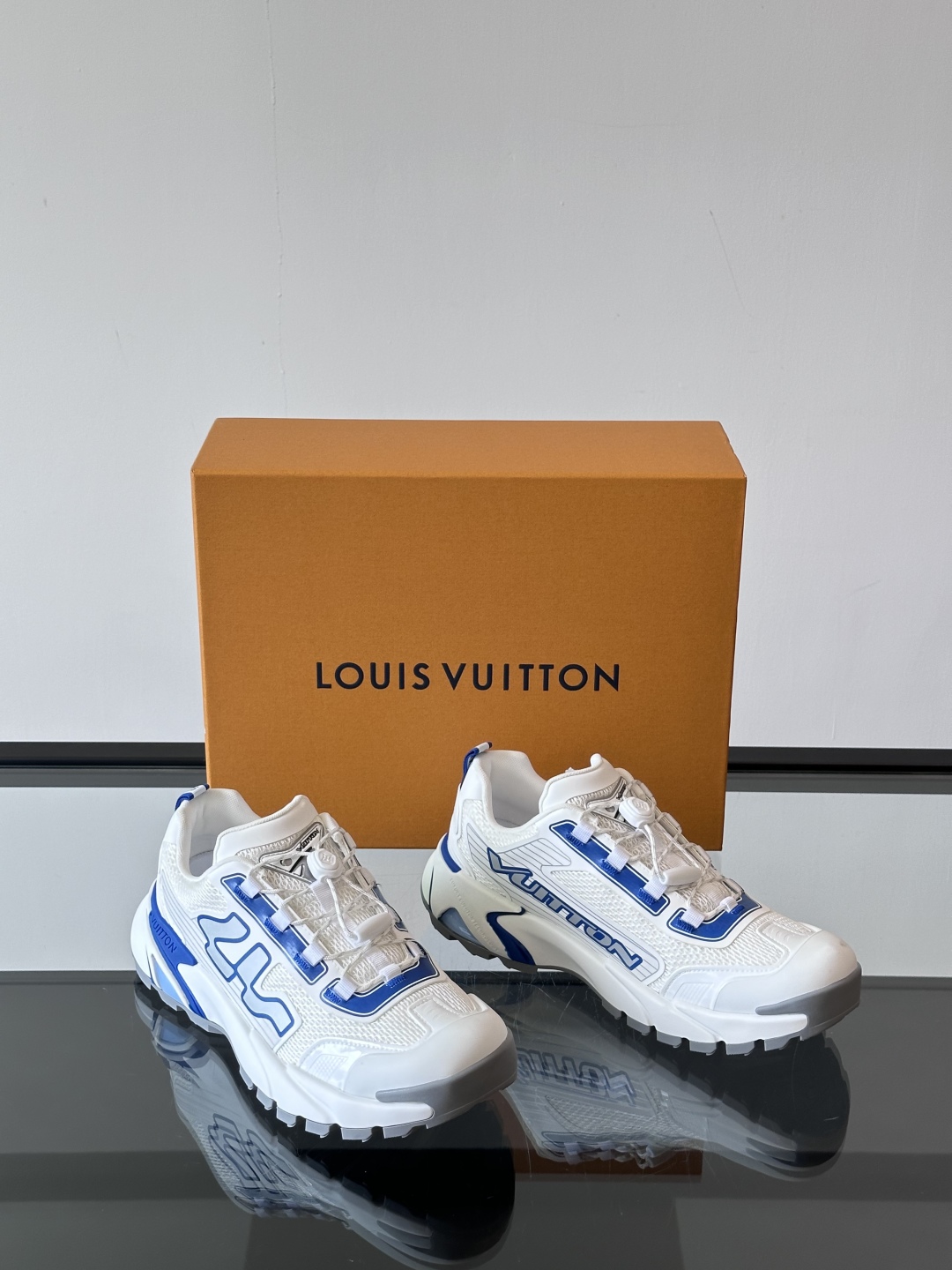 Louis Vuitton Runner Tatic SS25: Street Style Luxury Sneakers 6 cmp i1747561861375 7804 0 4