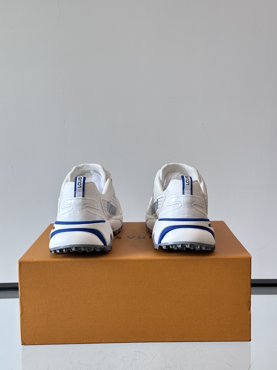 Louis Vuitton Runner Tatic SS25: Street Style Luxury Sneakers 9 cmp i1747561861454 201 0 7