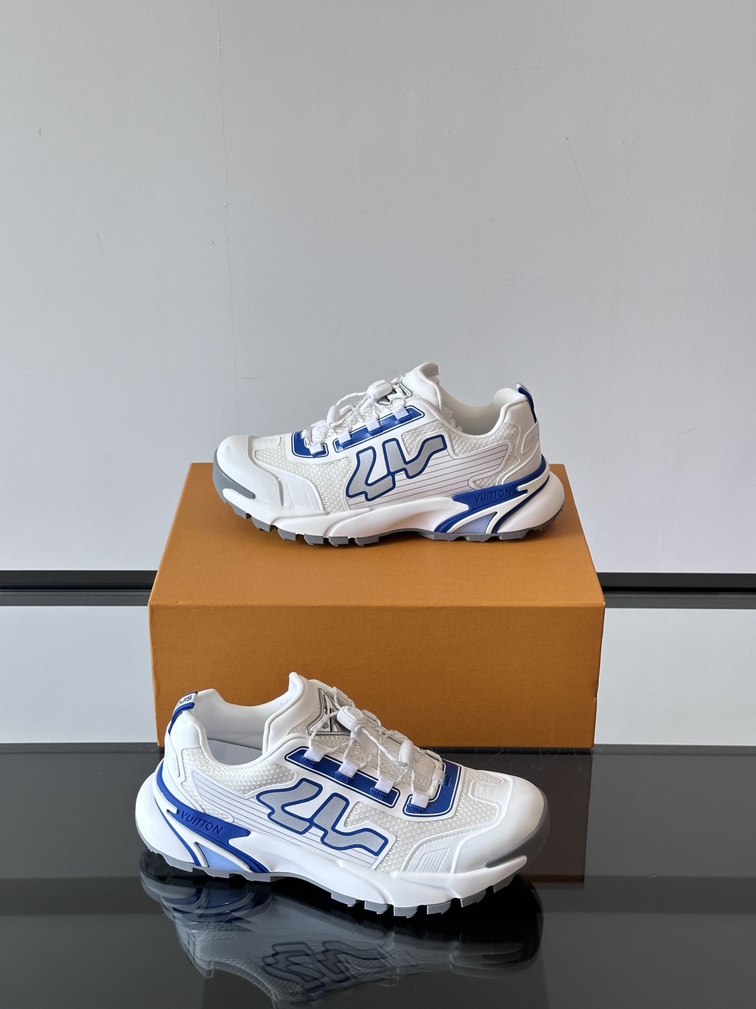 Louis Vuitton Runner Tatic SS25: Street Style Luxury Sneakers 5 cmp i1747561869713 9577 0 3