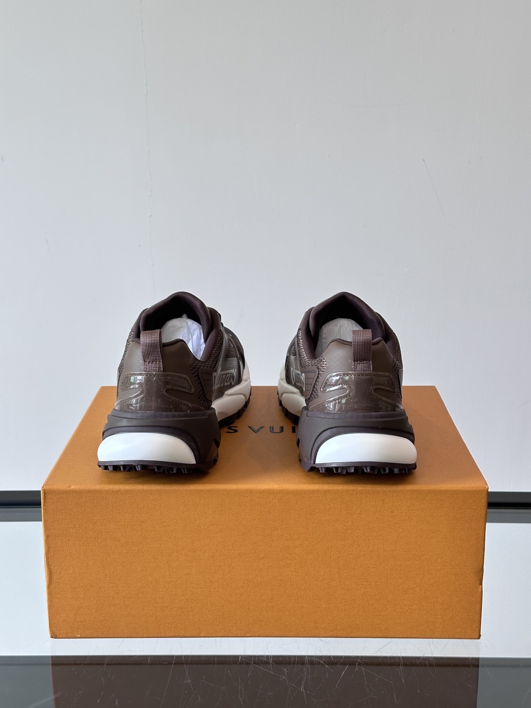 Louis Vuitton Runner Tatic SS25 Sneakers: Stylish, Cutting-Edge Design 9 cmp i1747561879318 4380 0 7