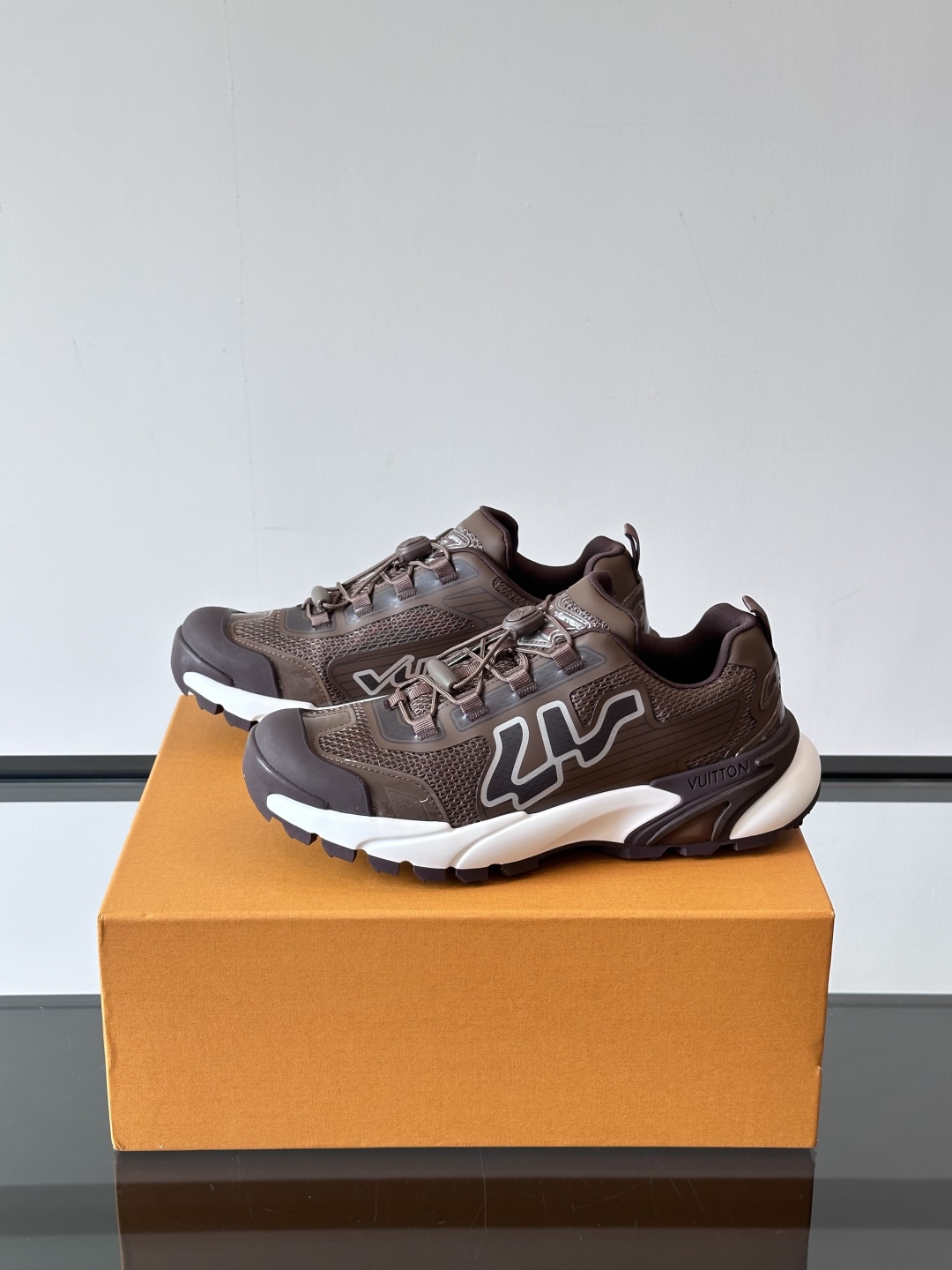 Louis Vuitton Runner Tatic SS25 Sneakers: Stylish, Cutting-Edge Design 4 cmp i1747561879333 6051 0 2