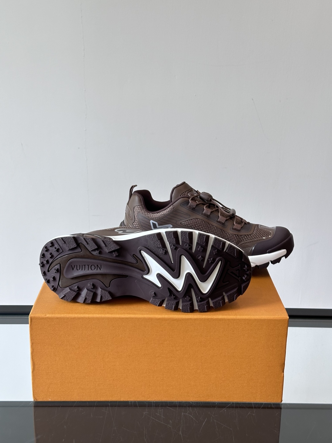 Louis Vuitton Runner Tatic SS25 Sneakers: Stylish, Cutting-Edge Design 10 cmp i1747561879337 4488 0 8