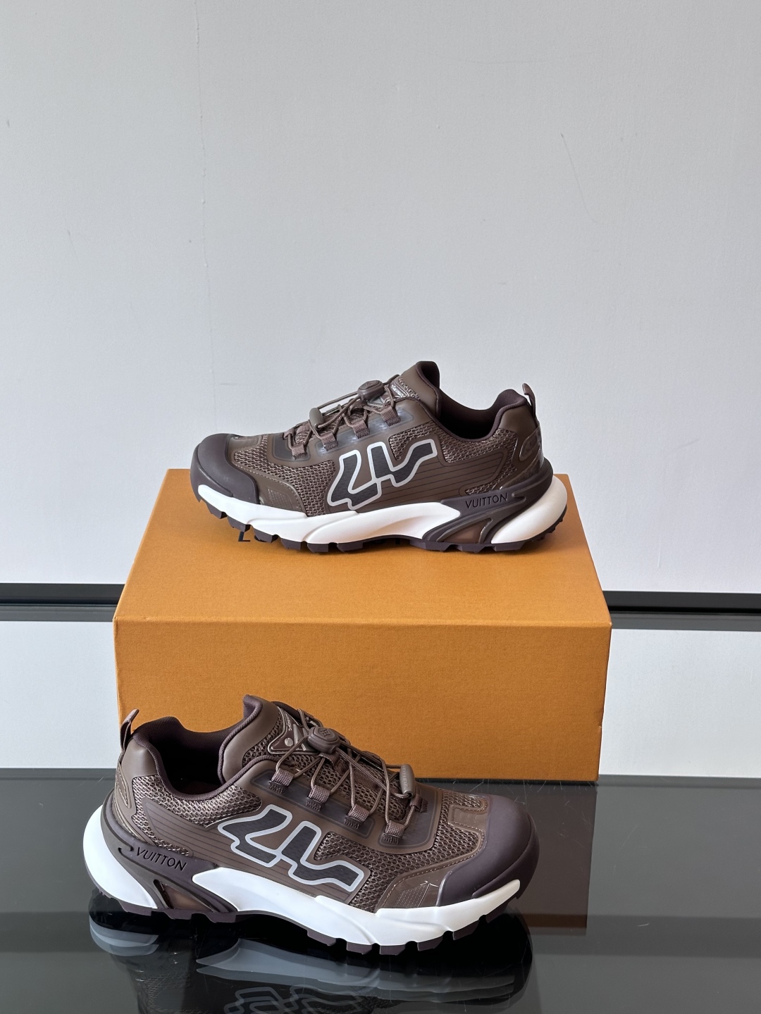 Louis Vuitton Runner Tatic SS25 Sneakers: Stylish, Cutting-Edge Design 5 cmp i1747561889713 495 0 3