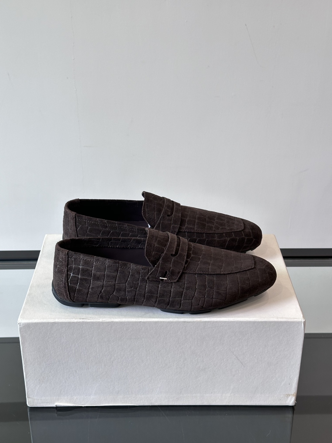 Berluti/布鲁提Eden Scritto图纹皮革便鞋男士套脚款，采用进口牛皮鞋面 柔软有型 舒适透