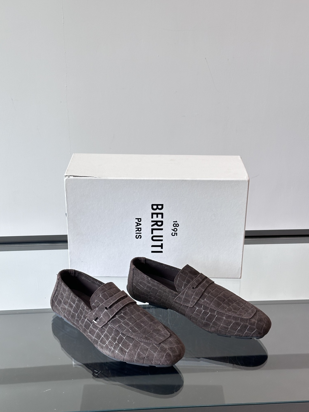 Berluti/布鲁提Eden Scritto图纹皮革便鞋男士套脚款，采用进口牛皮鞋面 柔软有型 舒适透