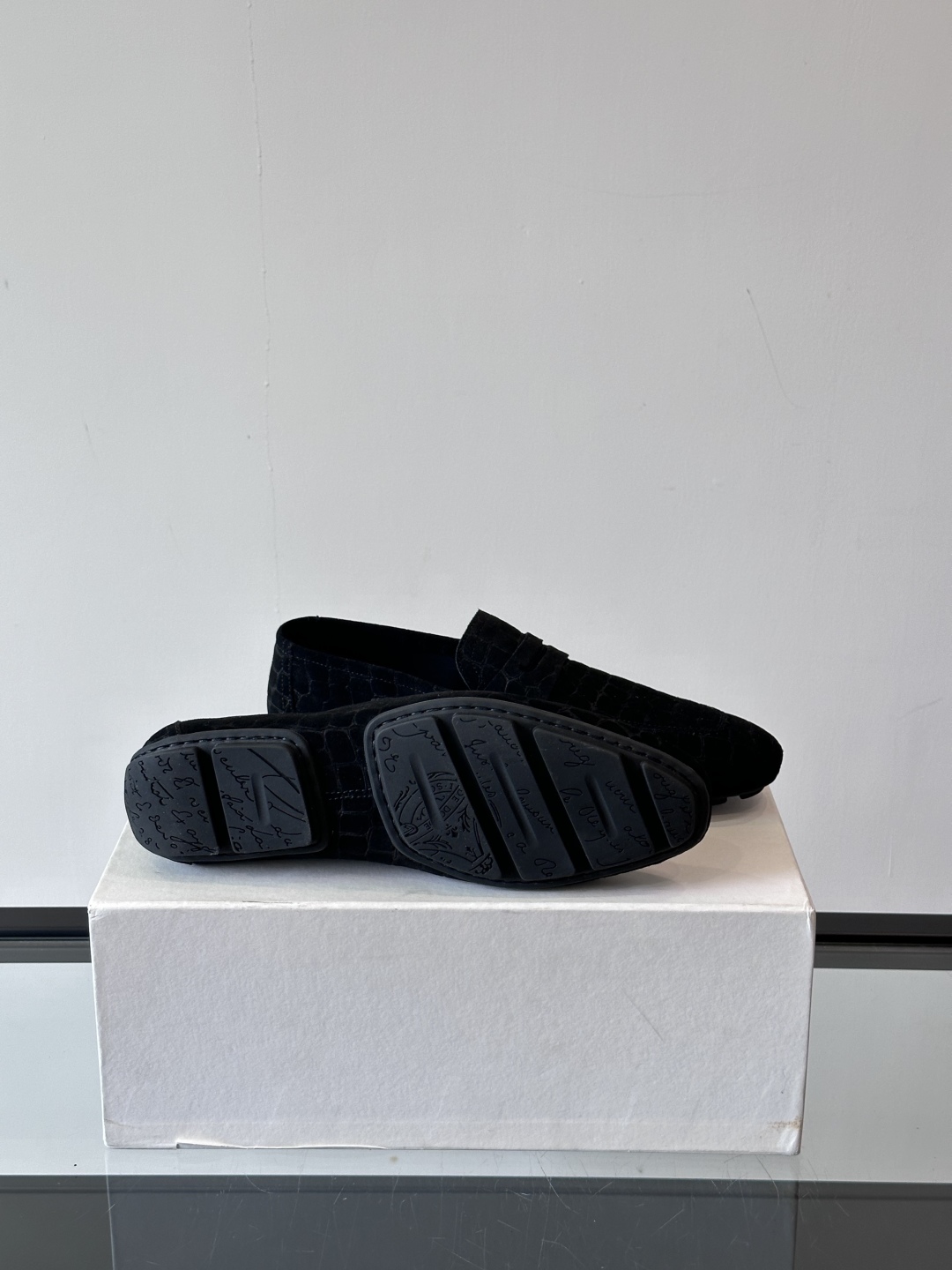 Berluti/布鲁提Eden Scritto图纹皮革便鞋男士套脚款，采用进口牛皮鞋面 柔软有型 舒适透