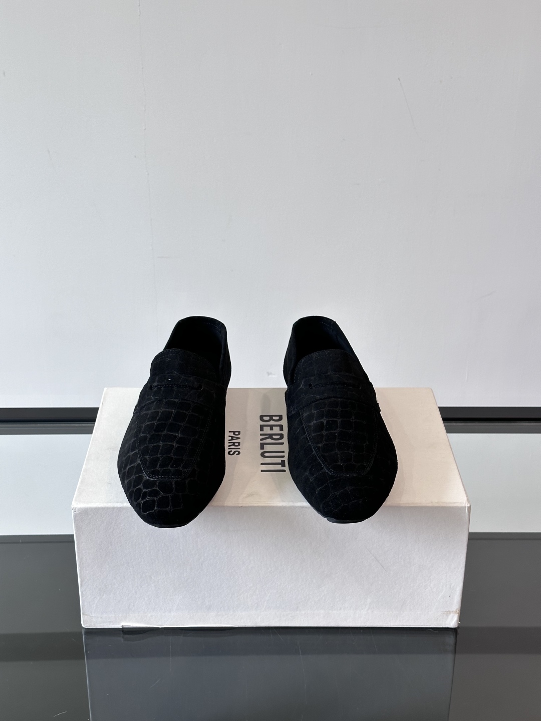 Berluti/布鲁提Eden Scritto图纹皮革便鞋男士套脚款，采用进口牛皮鞋面 柔软有型 舒适透