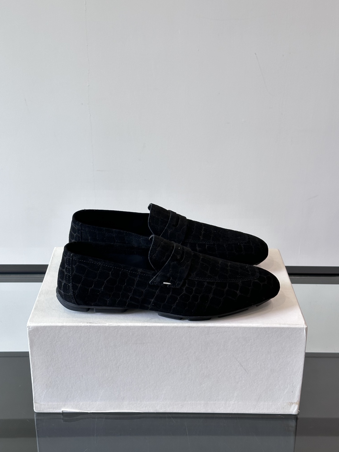 Berluti/布鲁提Eden Scritto图纹皮革便鞋男士套脚款，采用进口牛皮鞋面 柔软有型 舒适透