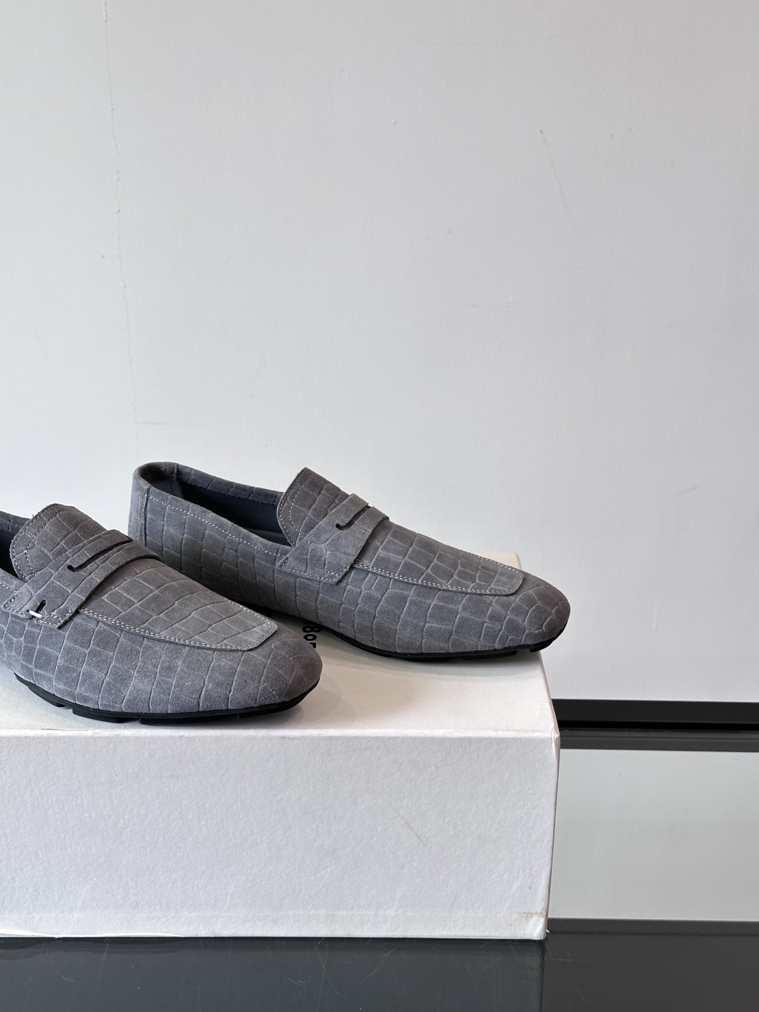 Berluti/布鲁提Eden Scritto图纹皮革便鞋男士套脚款，采用进口牛皮鞋面 柔软有型 舒适透