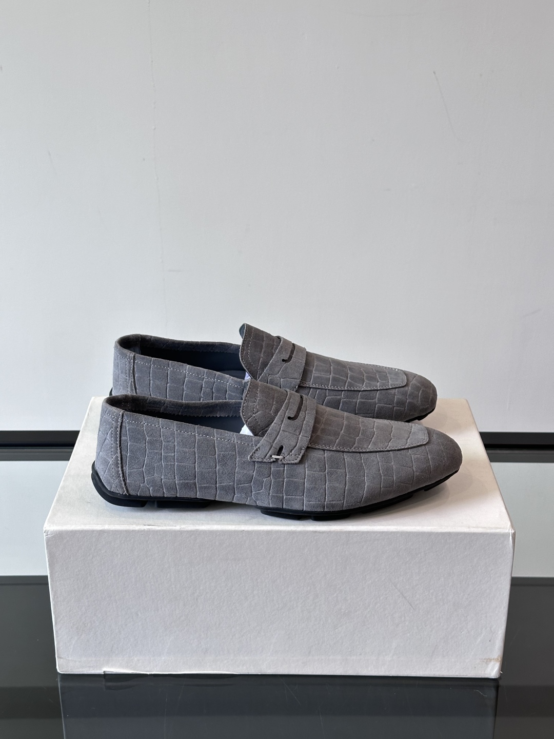 Berluti/布鲁提Eden Scritto图纹皮革便鞋男士套脚款，采用进口牛皮鞋面 柔软有型 舒适透
