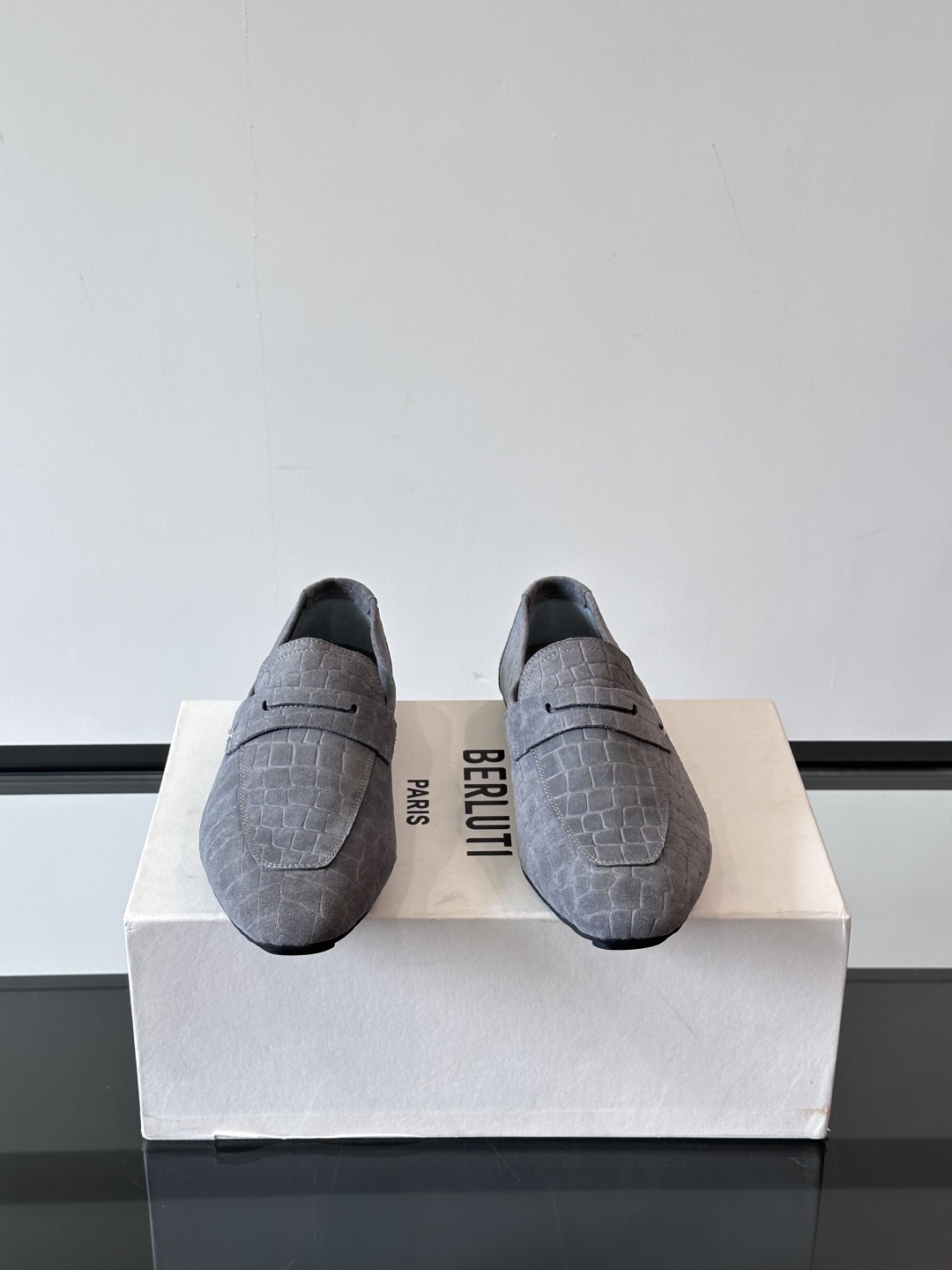 Berluti/布鲁提Eden Scritto图纹皮革便鞋男士套脚款，采用进口牛皮鞋面 柔软有型 舒适透