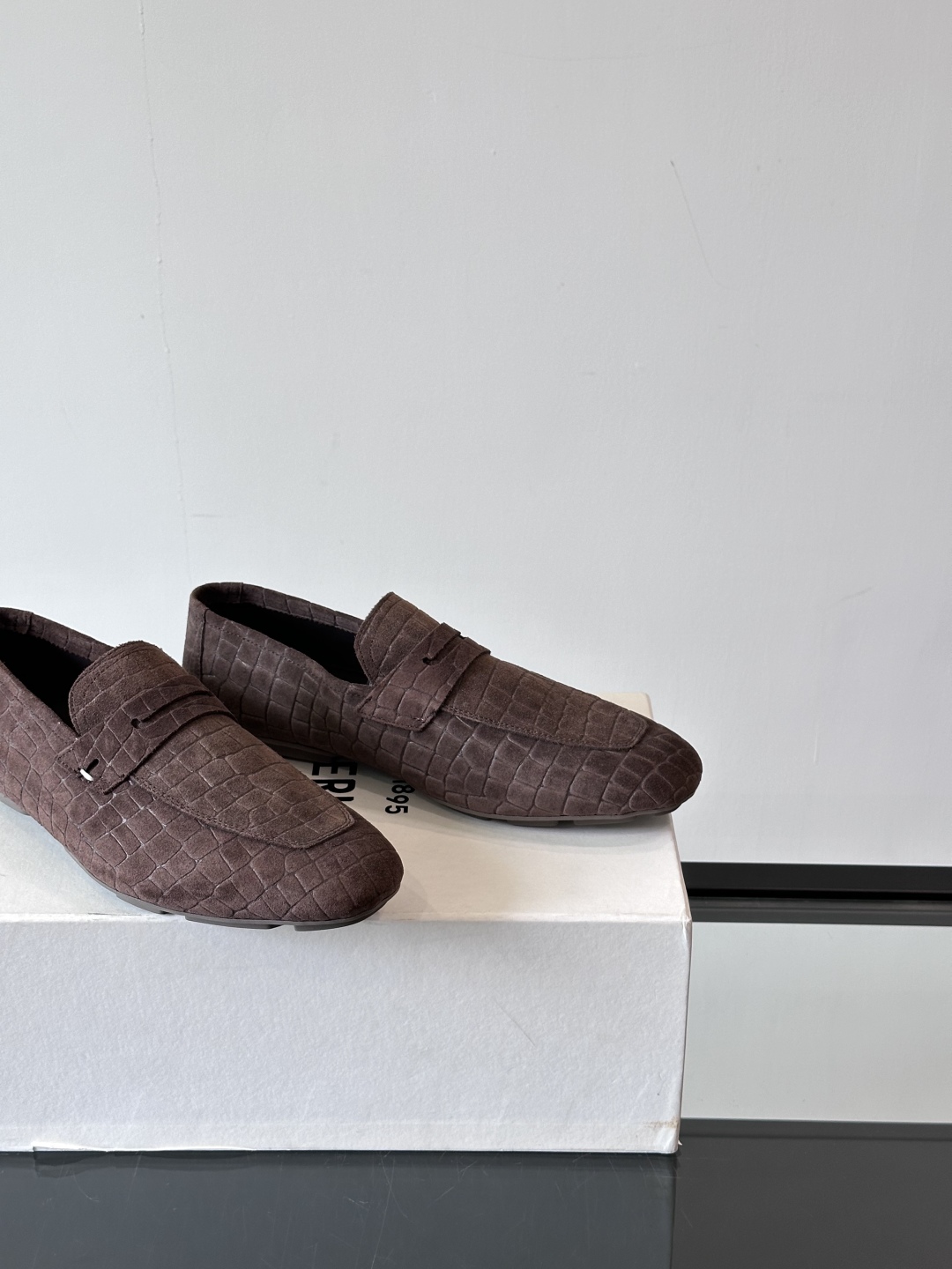 Berluti/布鲁提Eden Scritto图纹皮革便鞋男士套脚款，采用进口牛皮鞋面 柔软有型 舒适透