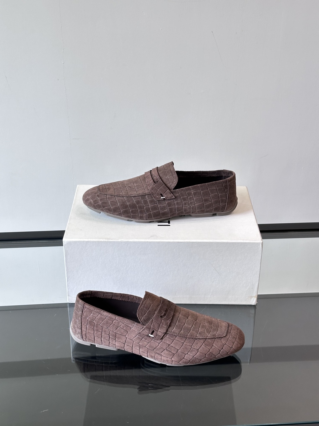 Berluti/布鲁提Eden Scritto图纹皮革便鞋男士套脚款，采用进口牛皮鞋面 柔软有型 舒适透