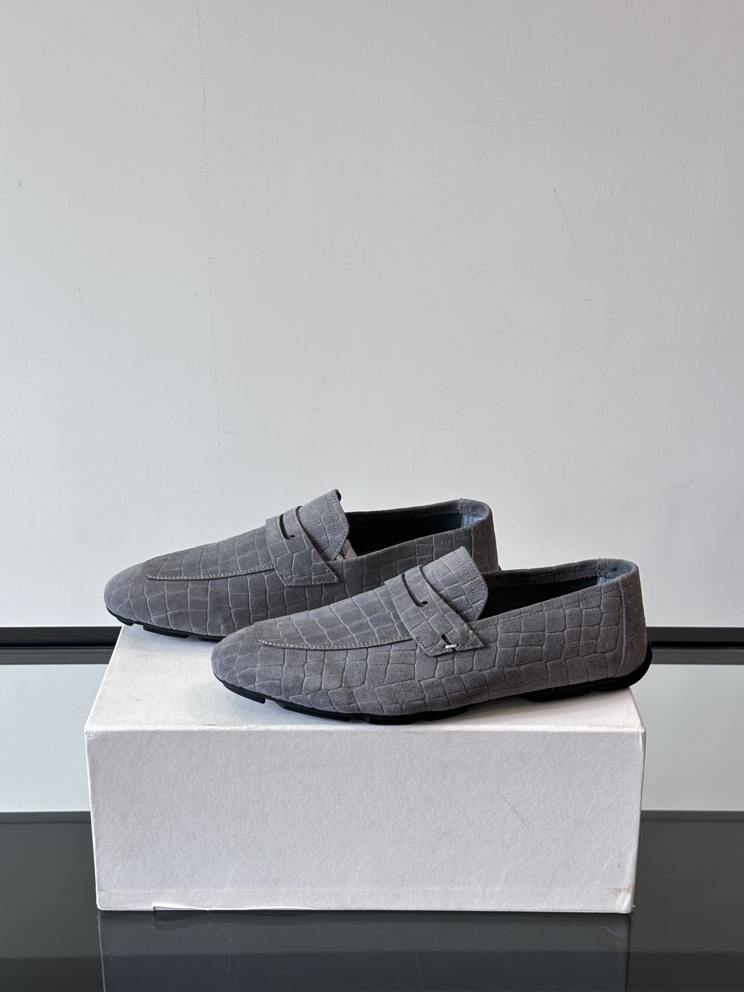 Berluti/布鲁提Eden Scritto图纹皮革便鞋男士套脚款，采用进口牛皮鞋面 柔软有型 舒适透
