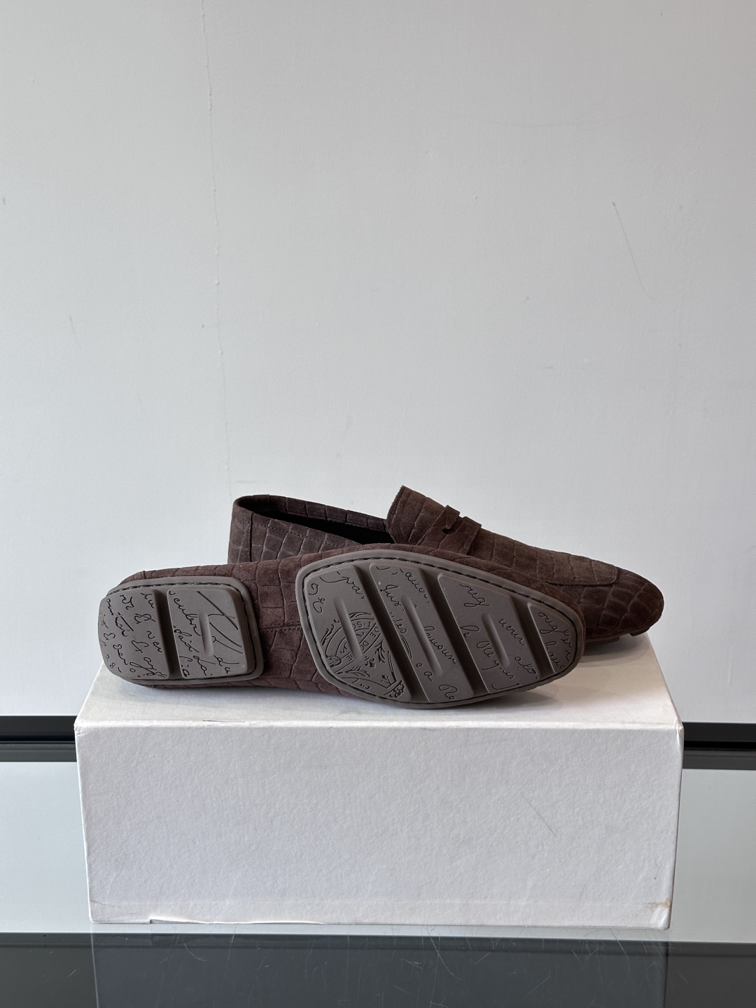 Berluti/布鲁提Eden Scritto图纹皮革便鞋男士套脚款，采用进口牛皮鞋面 柔软有型 舒适透