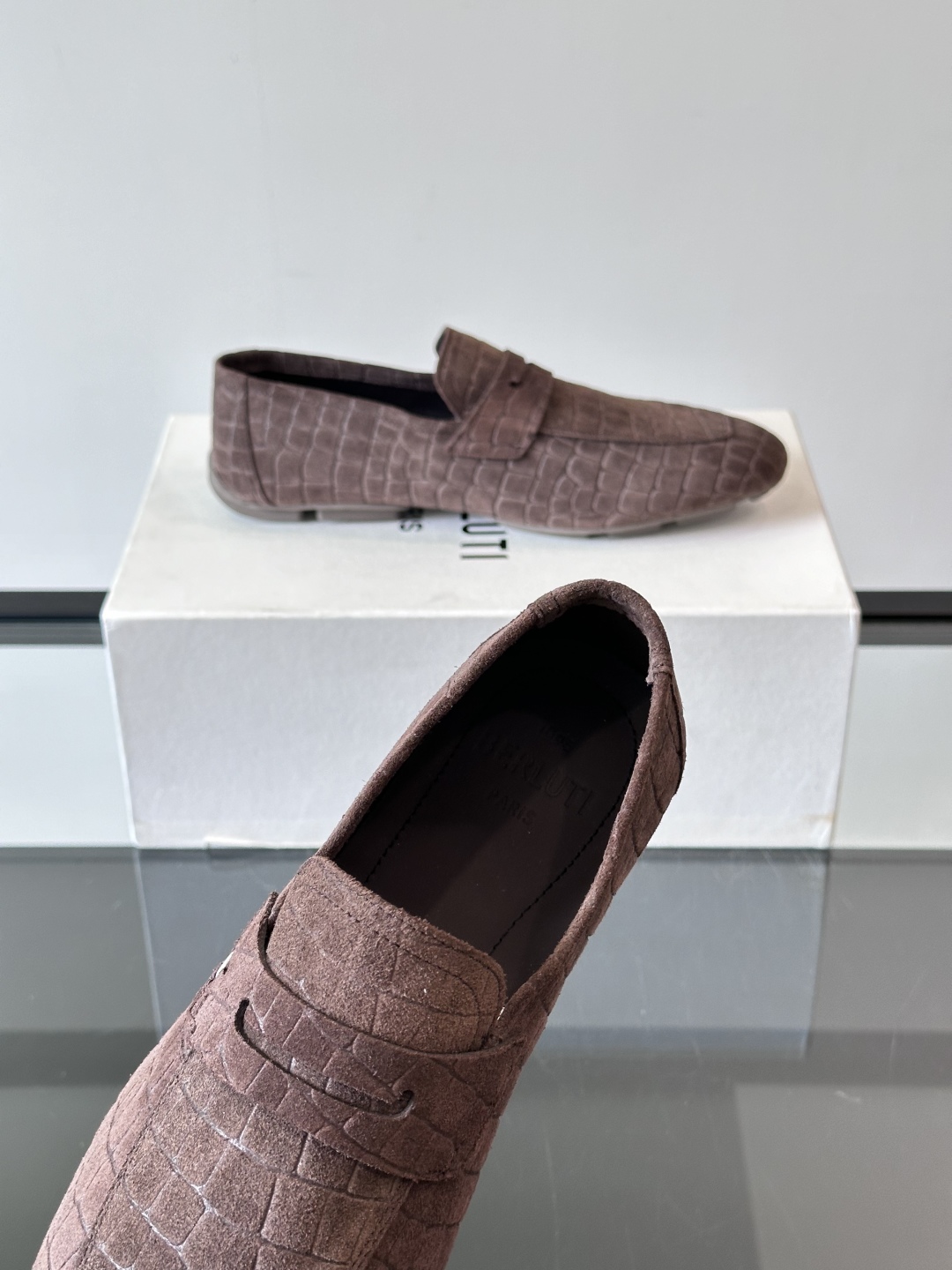 Berluti/布鲁提Eden Scritto图纹皮革便鞋男士套脚款，采用进口牛皮鞋面 柔软有型 舒适透