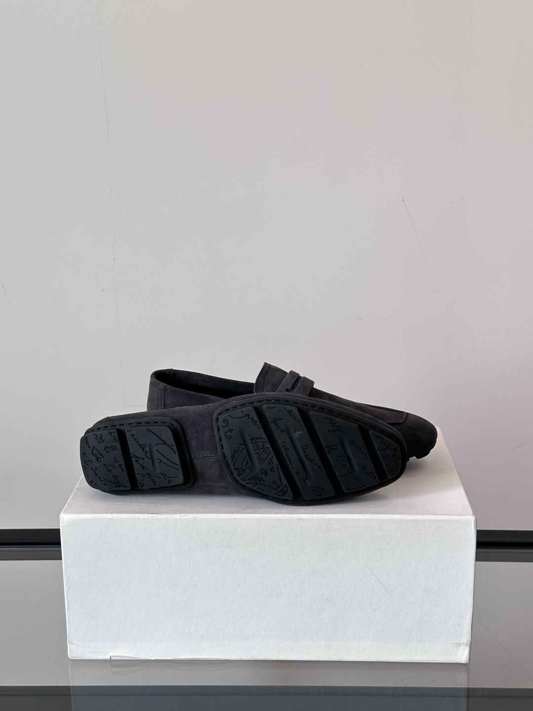Berluti/布鲁提Eden Scritto图纹皮革便鞋男士套脚款，采用进口牛皮鞋面 柔软有型 舒适透