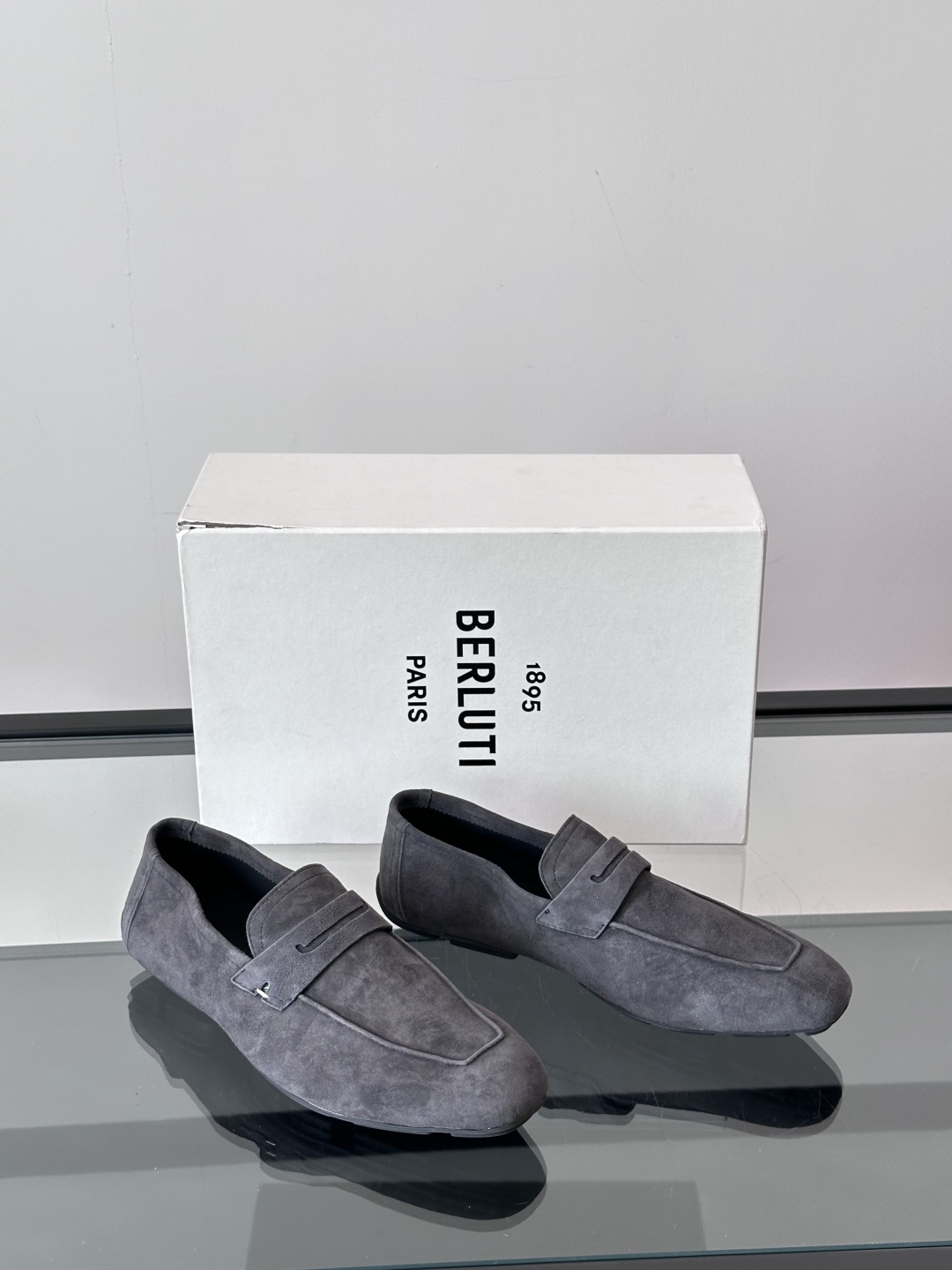 Berluti/布鲁提Eden Scritto图纹皮革便鞋男士套脚款，采用进口牛皮鞋面 柔软有型 舒适透