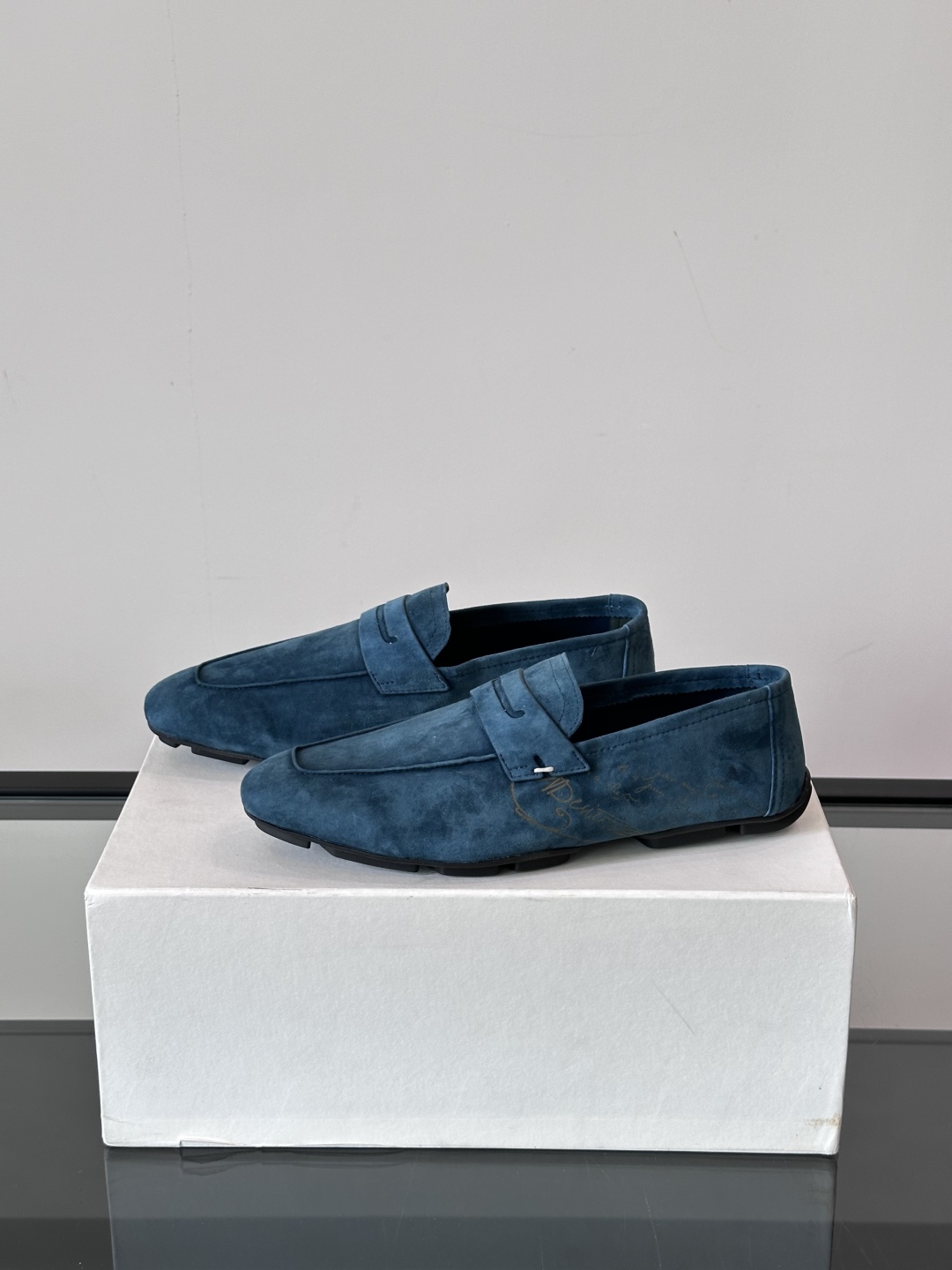 Berluti/布鲁提Eden Scritto图纹皮革便鞋男士套脚款，采用进口牛皮鞋面 柔软有型 舒适透