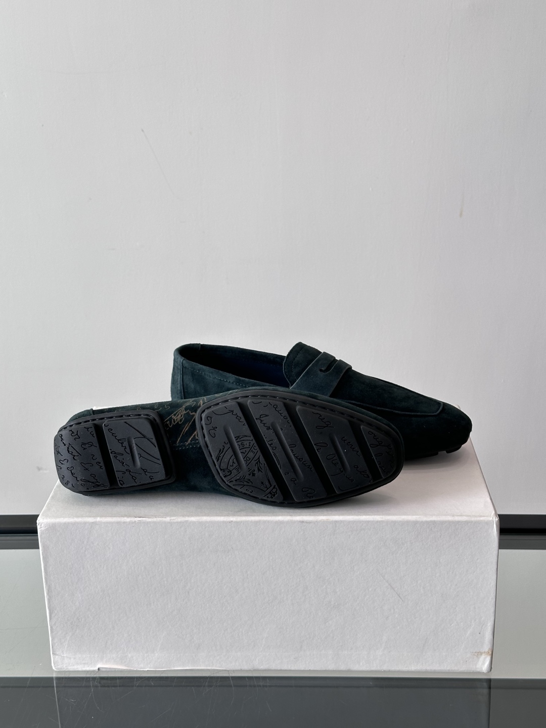 Berluti/布鲁提Eden Scritto图纹皮革便鞋男士套脚款，采用进口牛皮鞋面 柔软有型 舒适透