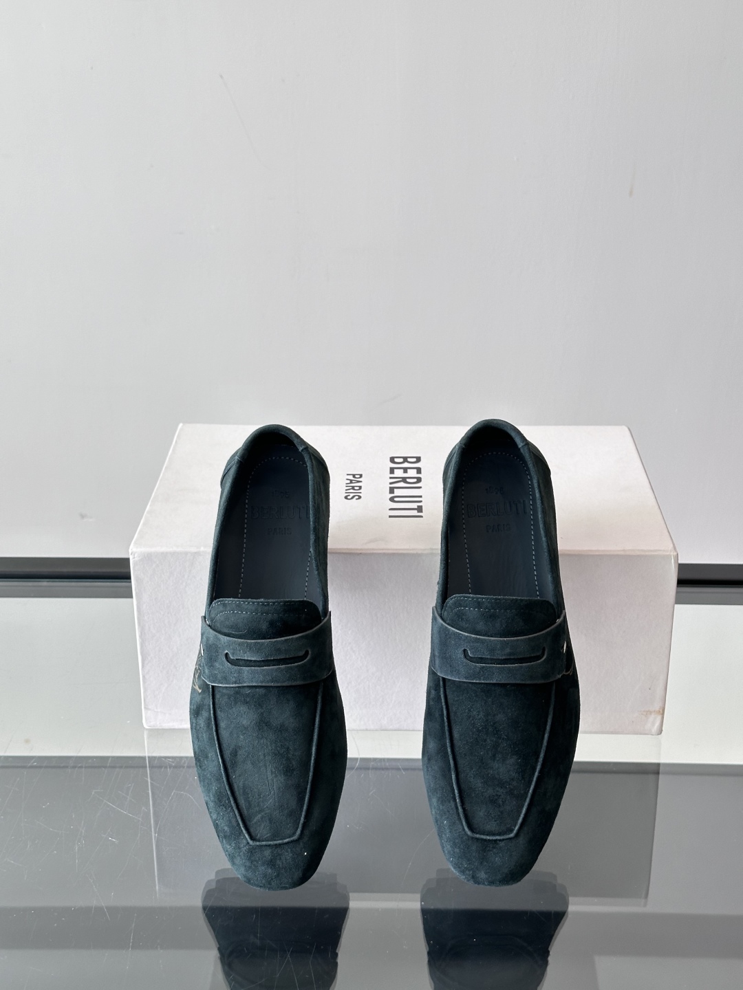 Berluti/布鲁提Eden Scritto图纹皮革便鞋男士套脚款，采用进口牛皮鞋面 柔软有型 舒适透