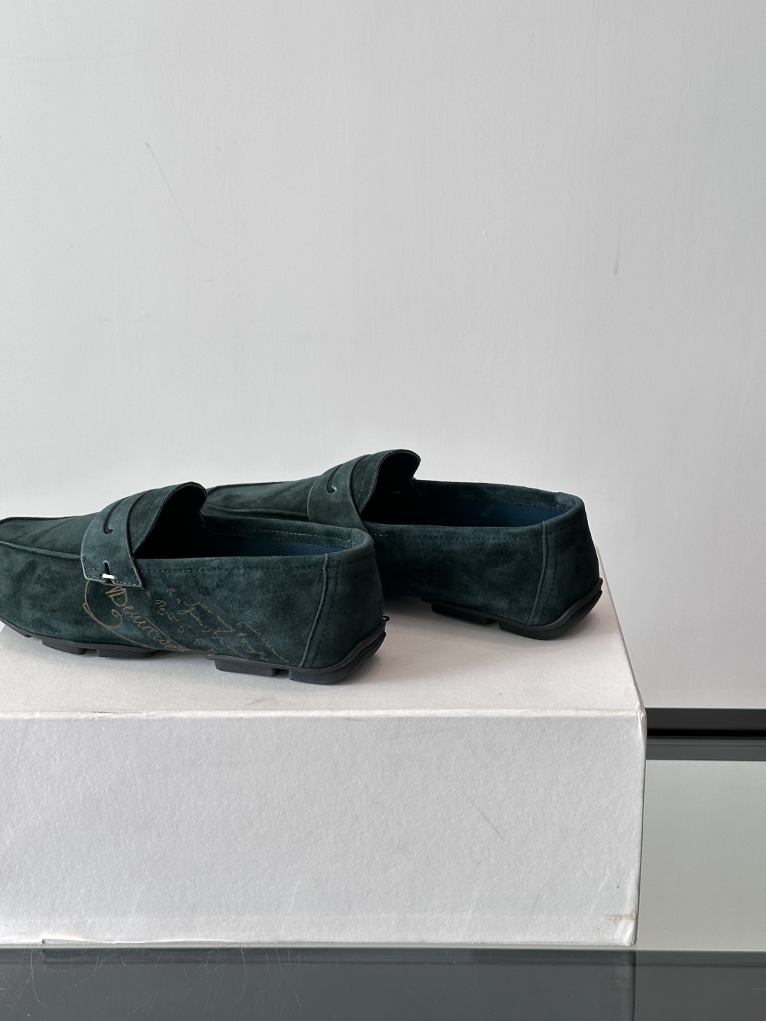 Berluti/布鲁提Eden Scritto图纹皮革便鞋男士套脚款，采用进口牛皮鞋面 柔软有型 舒适透
